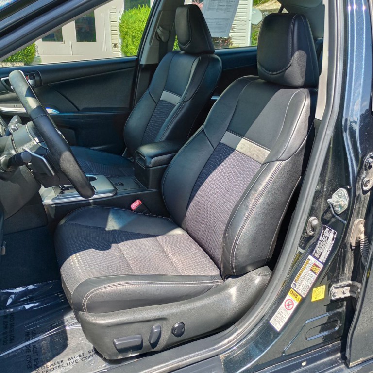 2014 Toyota Camry Image 14