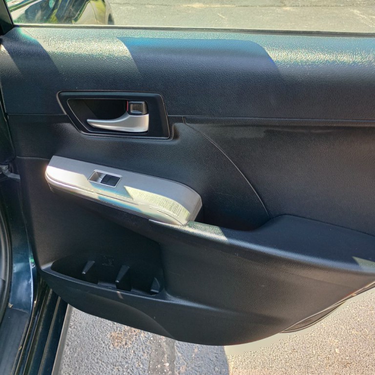 2014 Toyota Camry Image 18