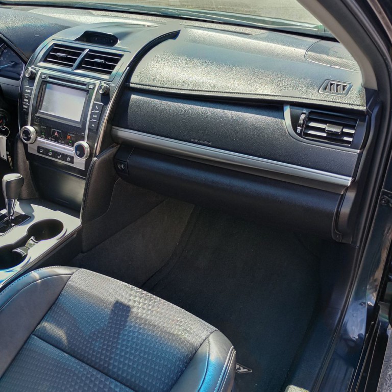 2014 Toyota Camry Image 20