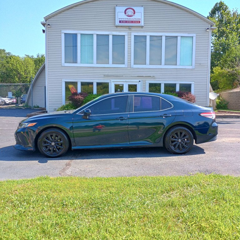 2018 Toyota Camry Image 2