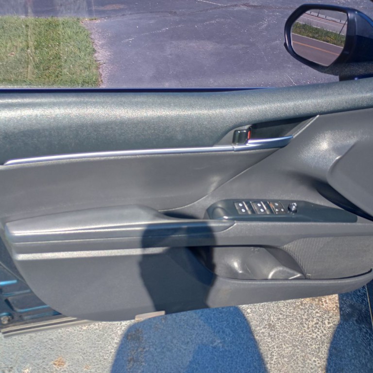 2018 Toyota Camry Image 9