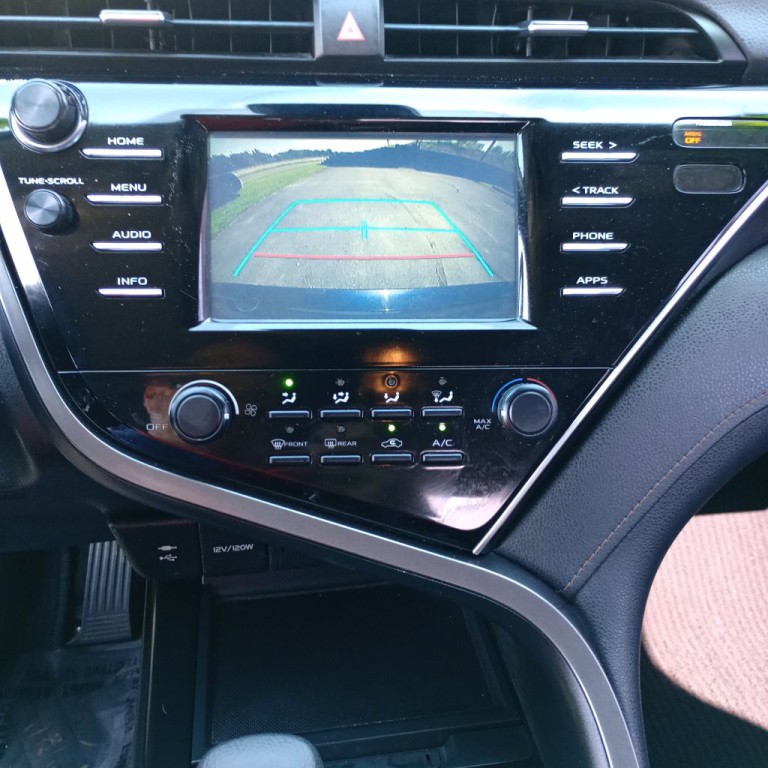 2018 Toyota Camry Image 12