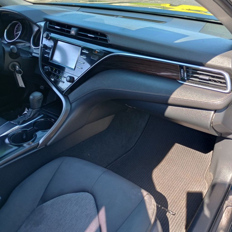 2018 Toyota Camry Image 19