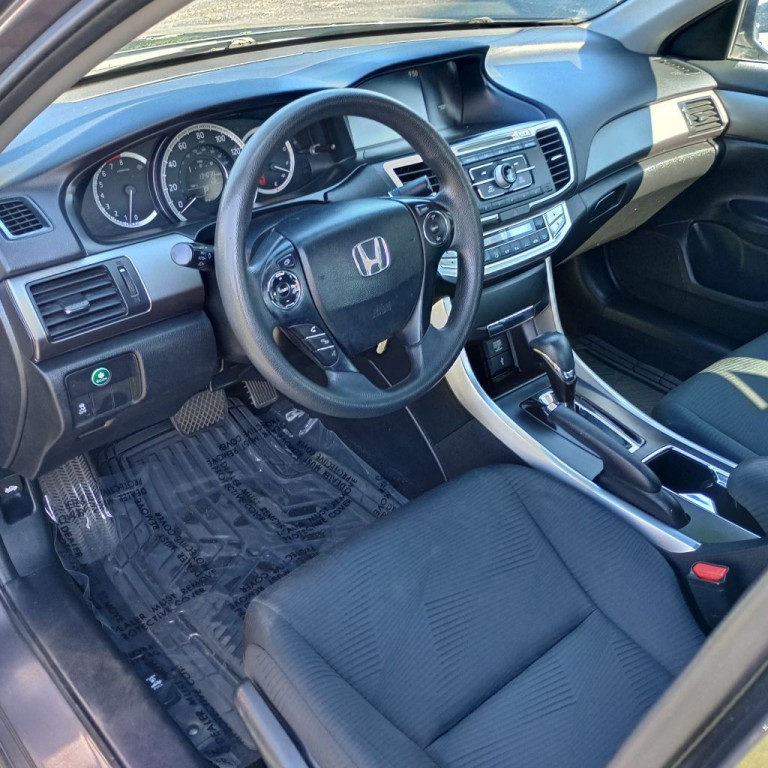2015 Honda Accord Image 9