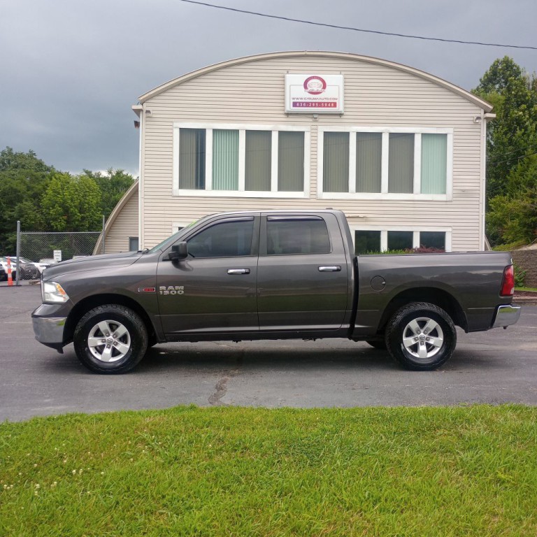2014 RAM 1500 Image 2