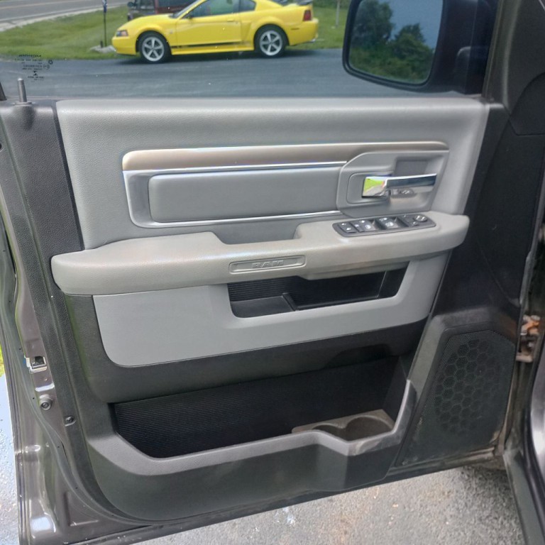 2014 RAM 1500 Image 11