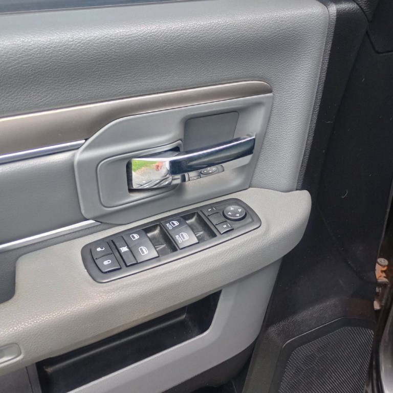 2014 RAM 1500 Image 12