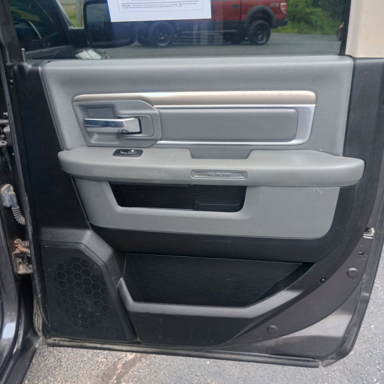2014 RAM 1500 Image 18
