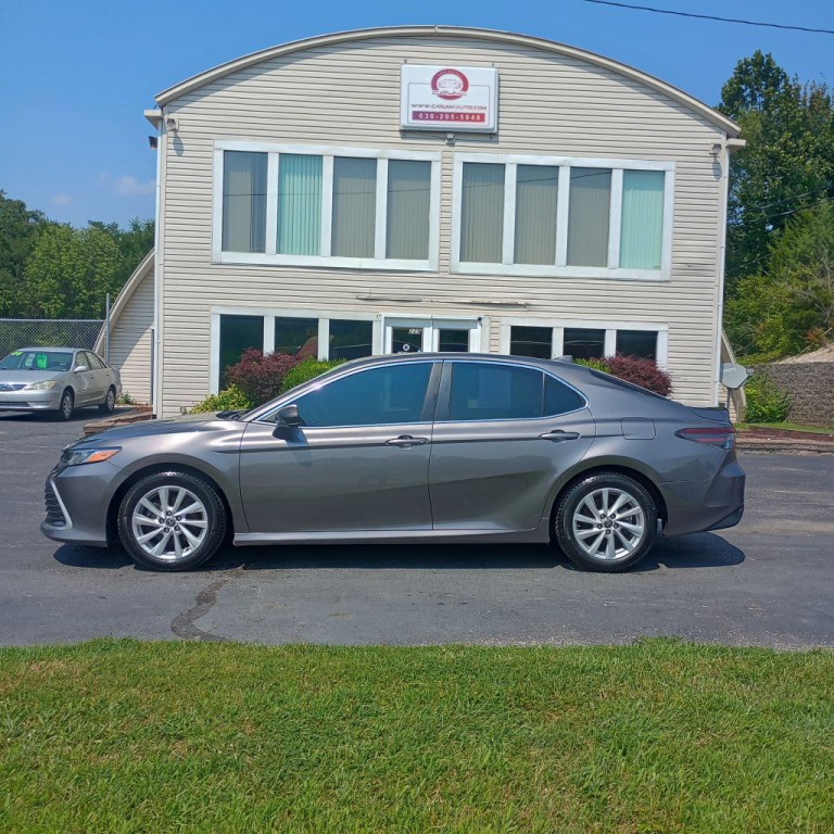 2021 Toyota Camry Image 2