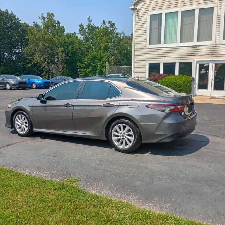 2021 Toyota Camry Image 3