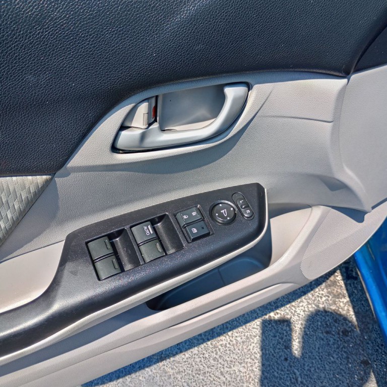 2015 Honda Civic Image 12