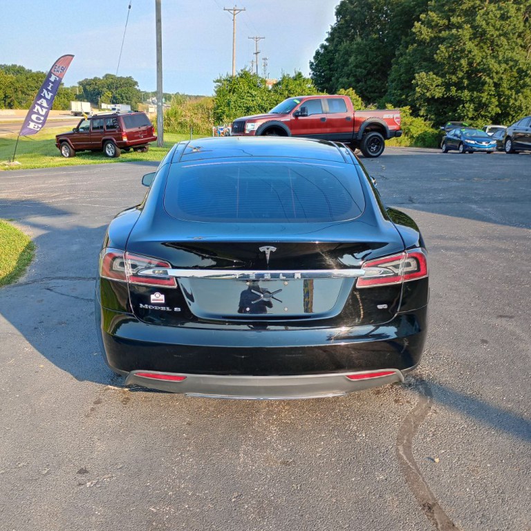 2013 Tesla Model S Image 4