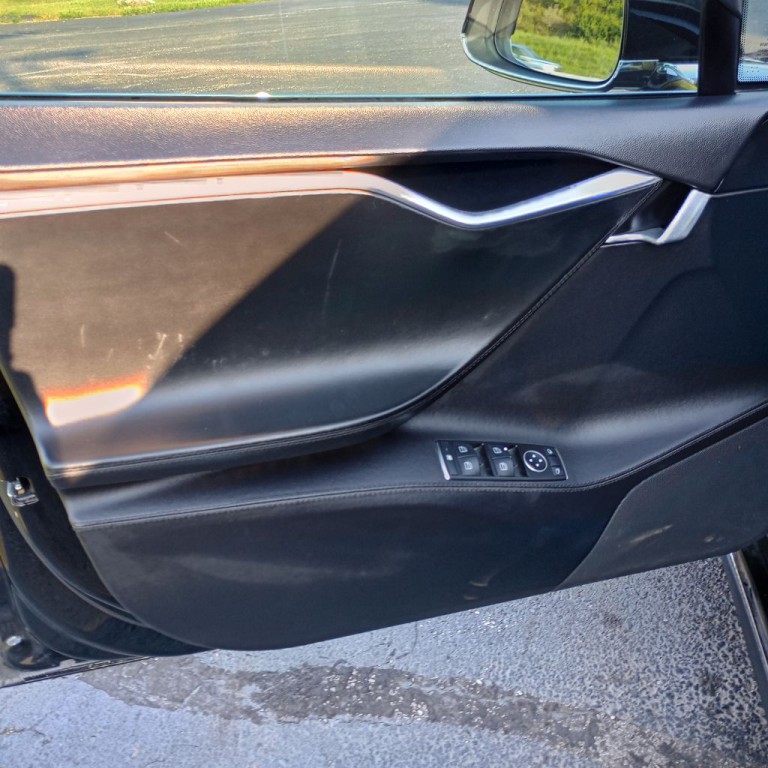 2013 Tesla Model S Image 11