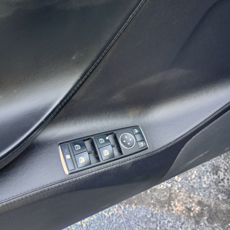 2013 Tesla Model S Image 12