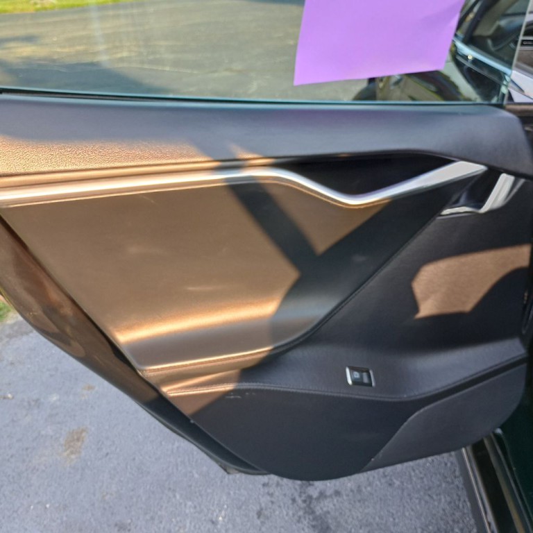 2013 Tesla Model S Image 17