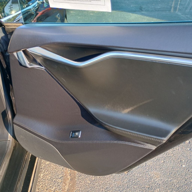 2013 Tesla Model S Image 21