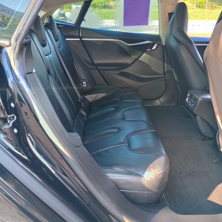 2013 Tesla Model S Image 22