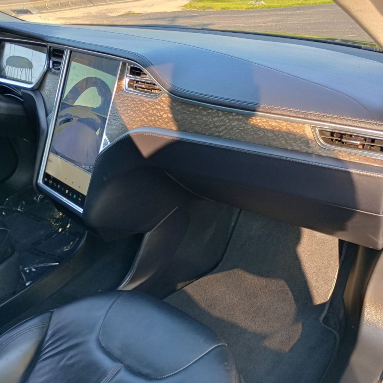 2013 Tesla Model S Image 23