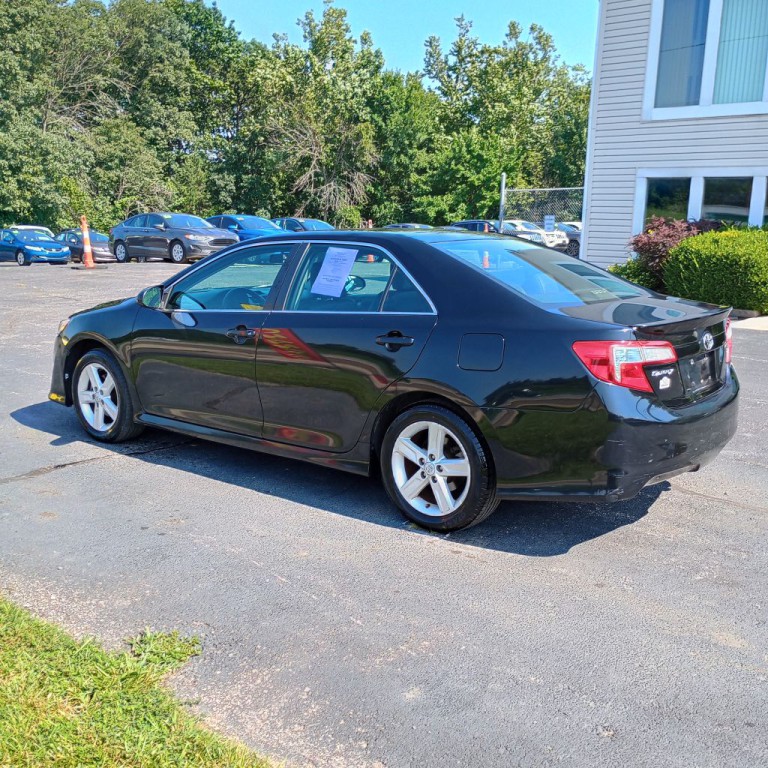 2012 Toyota Camry Image 3