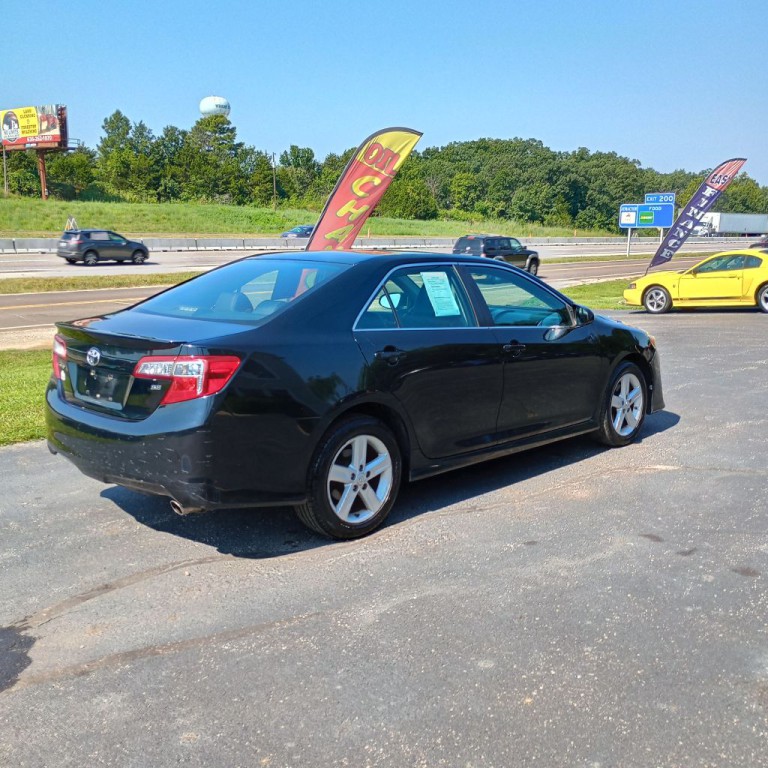 2012 Toyota Camry Image 5