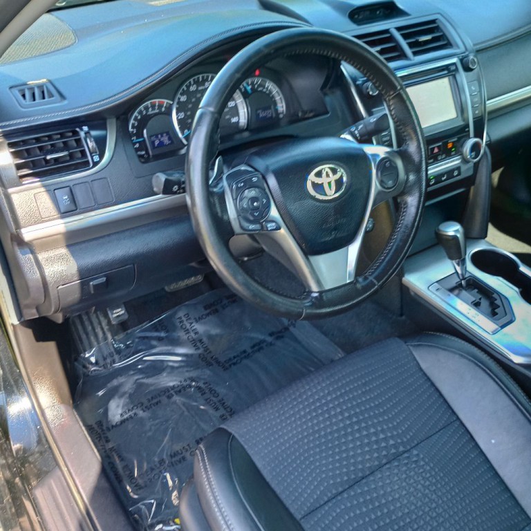 2012 Toyota Camry Image 9