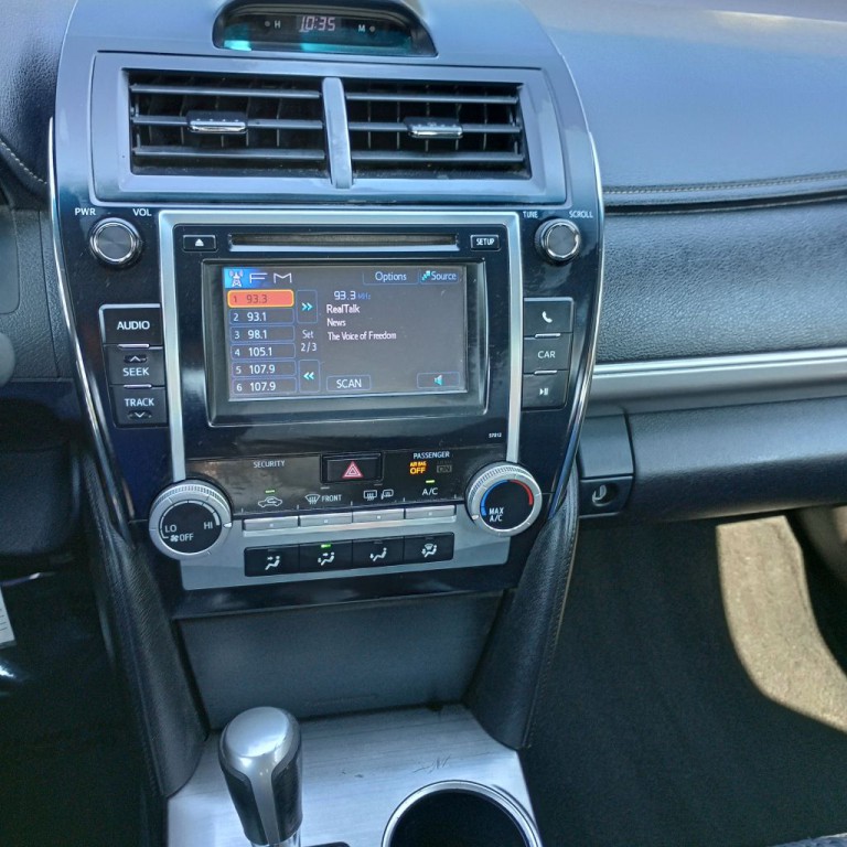 2012 Toyota Camry Image 13