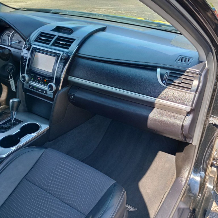 2012 Toyota Camry Image 20