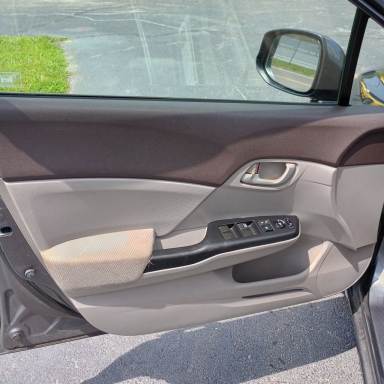 2012 Honda Civic Image 11