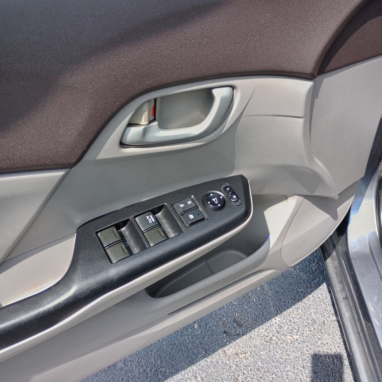2012 Honda Civic Image 12