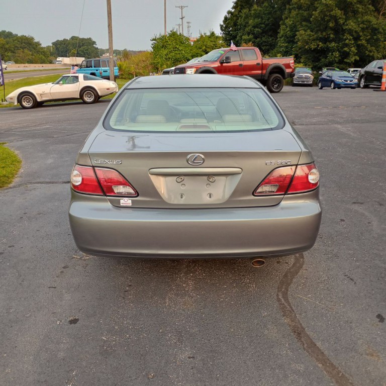 2004 Lexus ES Image 4