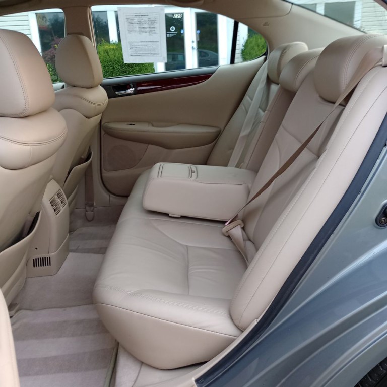 2004 Lexus ES Image 14