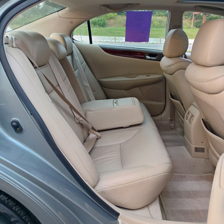 2004 Lexus ES Image 18