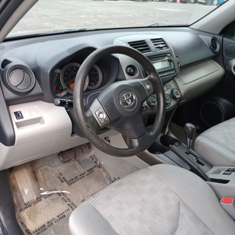 2012 Toyota Rav4 Image 9