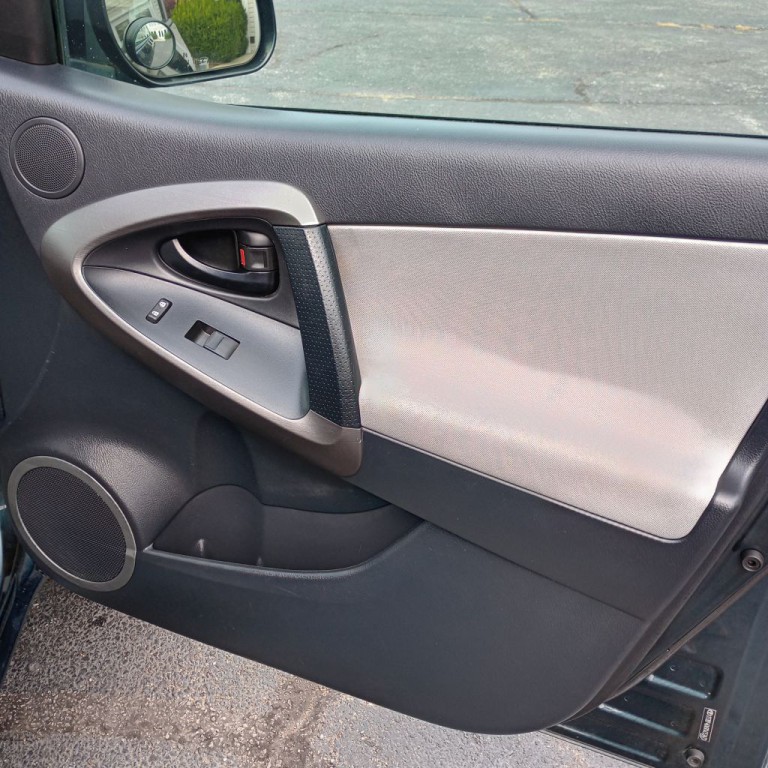 2012 Toyota Rav4 Image 21