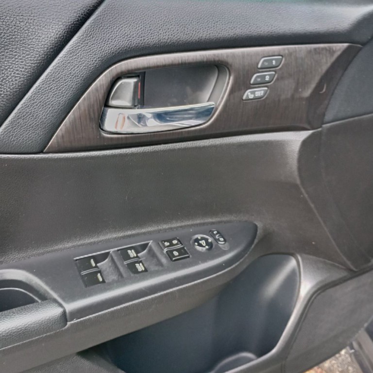2013 Honda Accord Image 12
