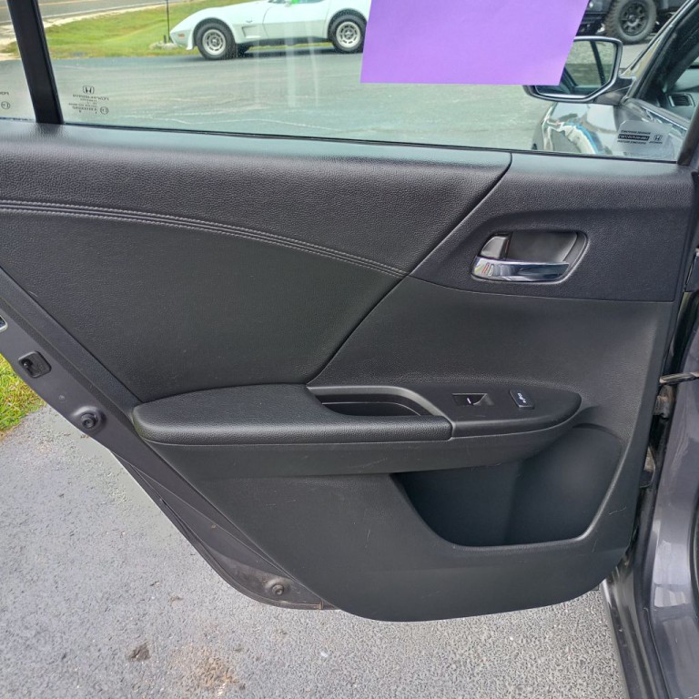 2013 Honda Accord Image 17