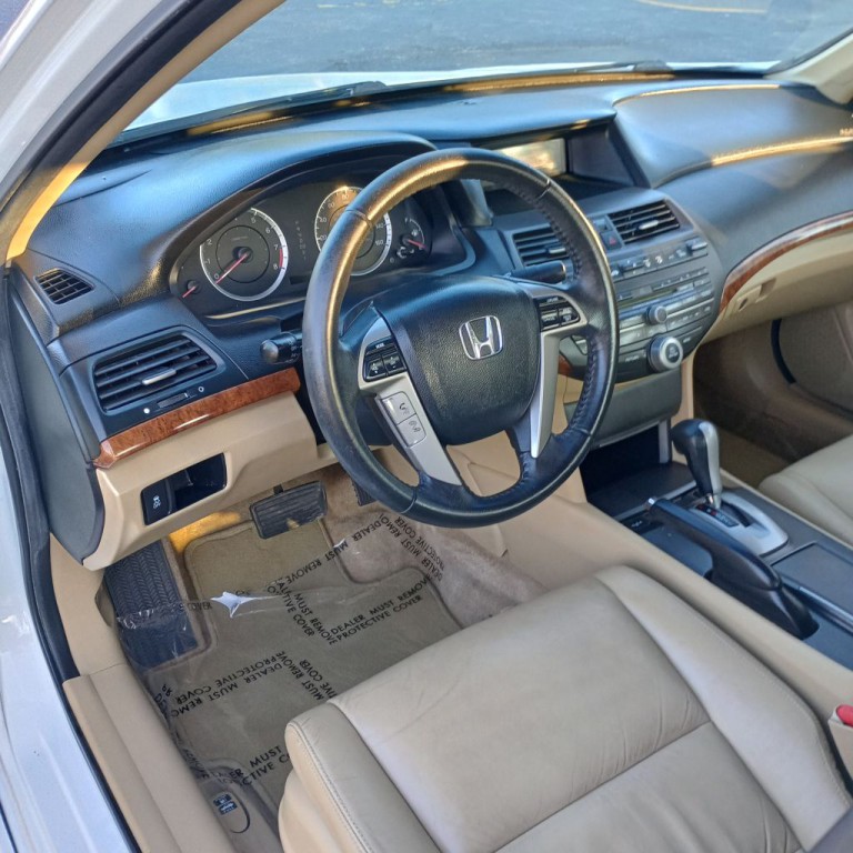 2011 Honda Accord Image 9