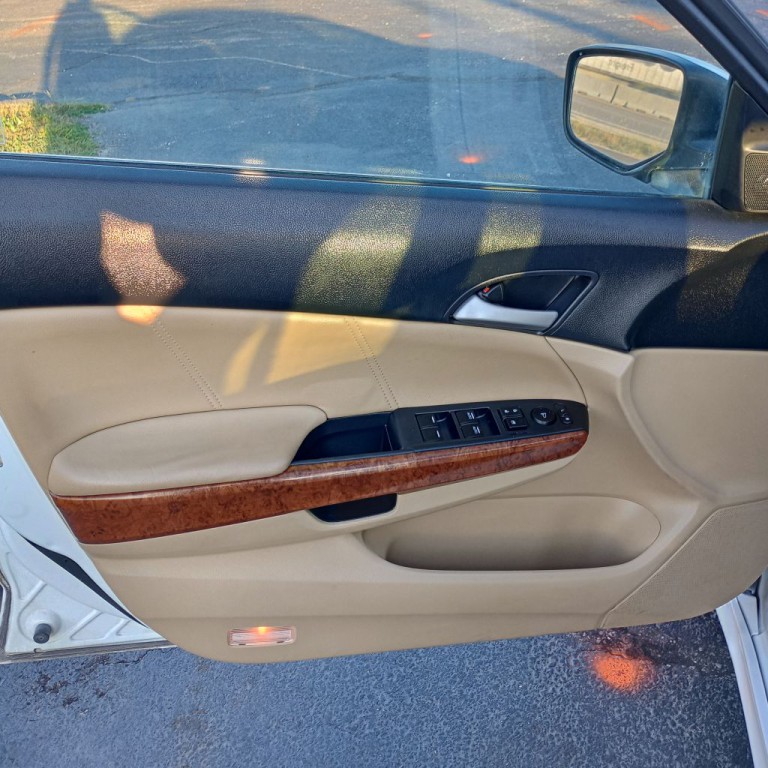 2011 Honda Accord Image 11