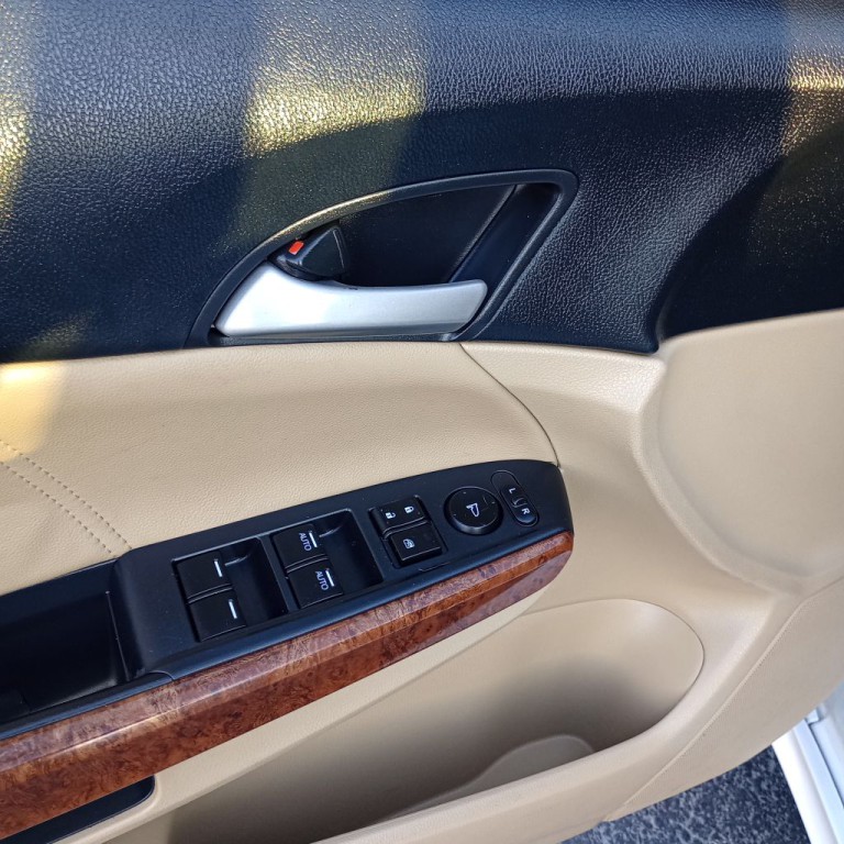 2011 Honda Accord Image 12