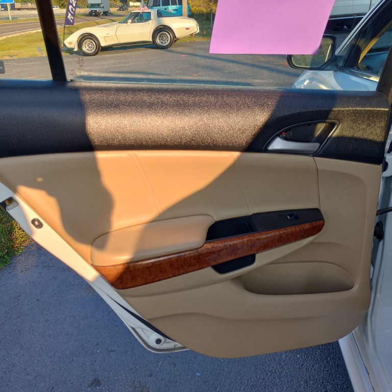2011 Honda Accord Image 17