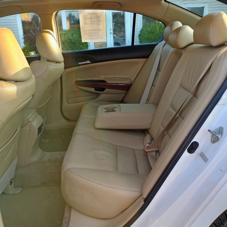 2011 Honda Accord Image 18