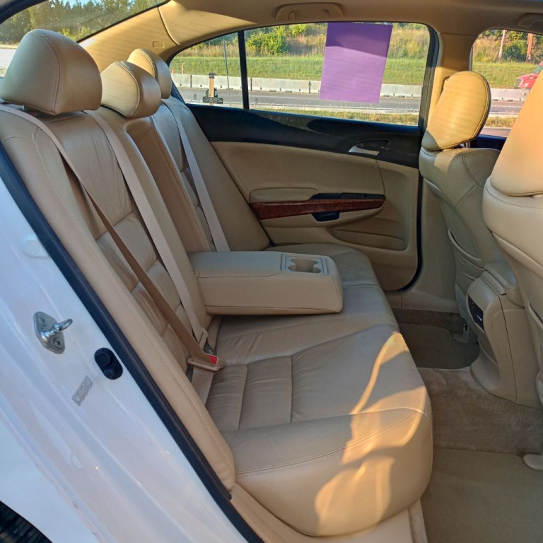 2011 Honda Accord Image 21