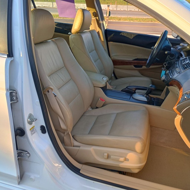 2011 Honda Accord Image 24
