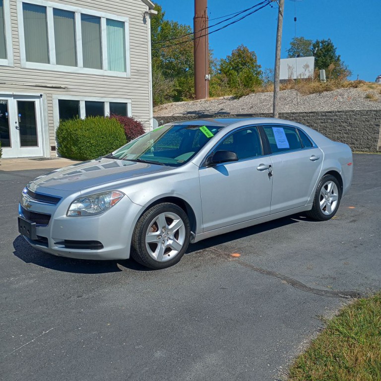 2011 Chevrolet Malibu Image 1