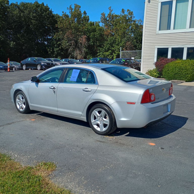 2011 Chevrolet Malibu Image 3