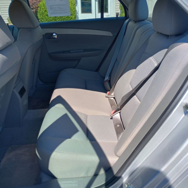 2011 Chevrolet Malibu Image 16