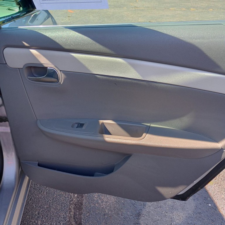 2011 Chevrolet Malibu Image 18