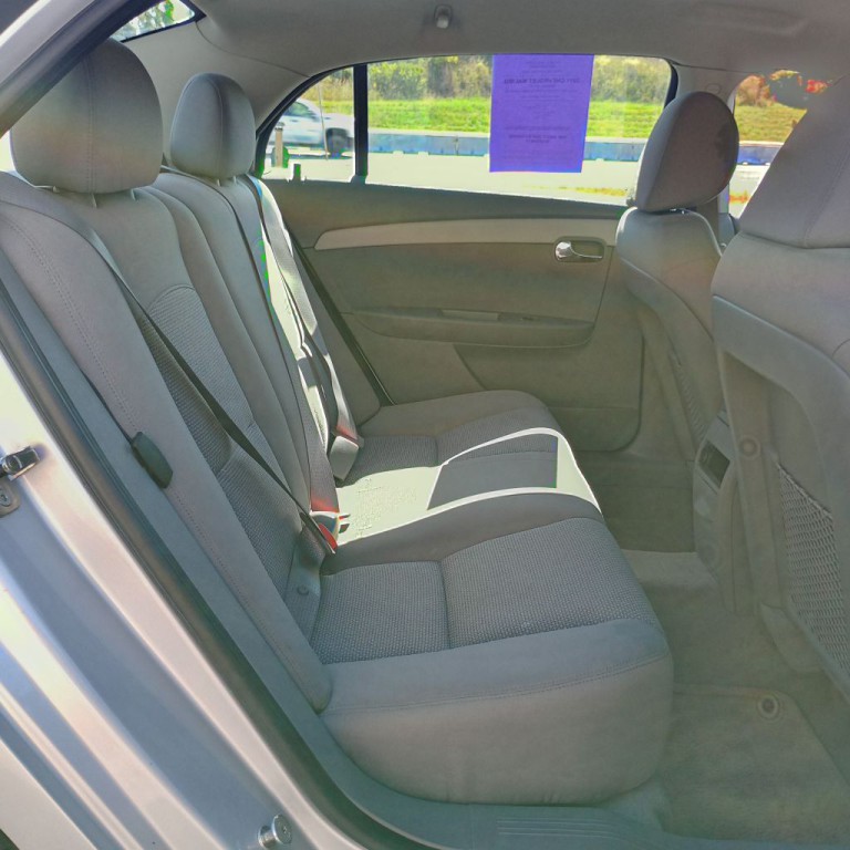 2011 Chevrolet Malibu Image 19