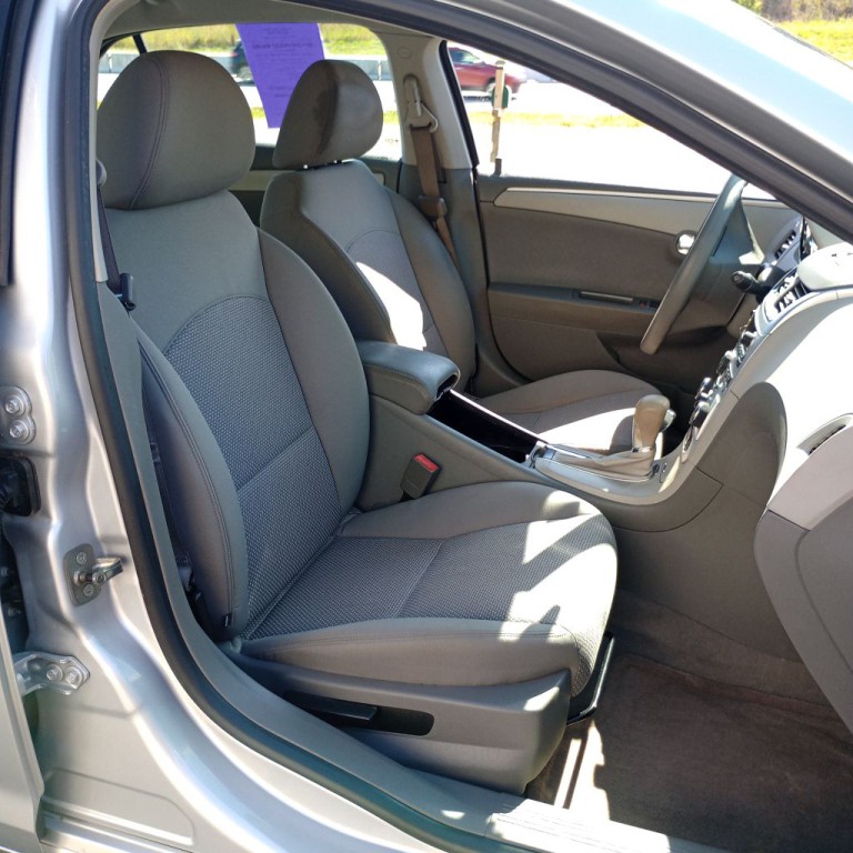 2011 Chevrolet Malibu Image 22