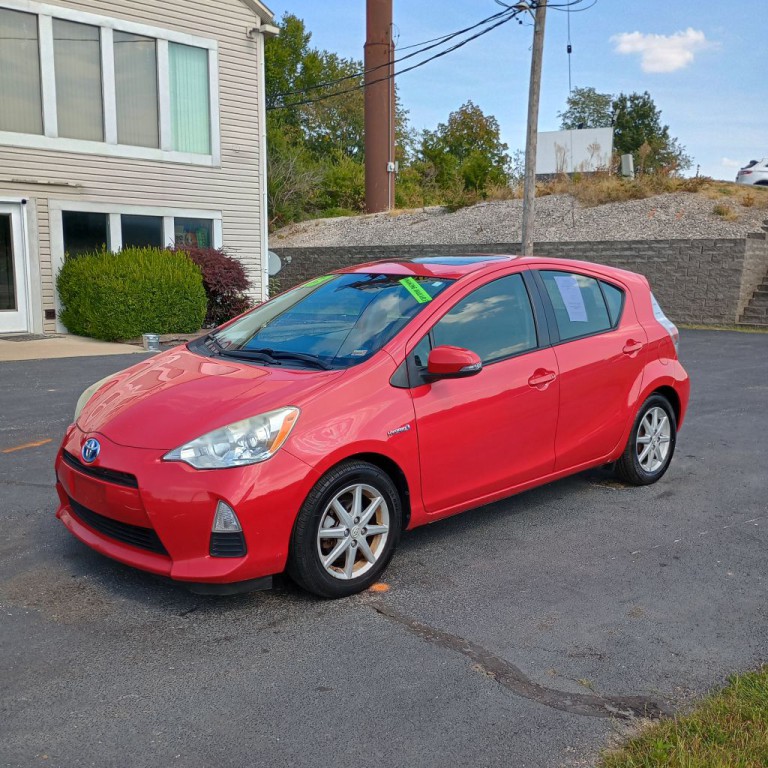 2013 Toyota Prius Image 1